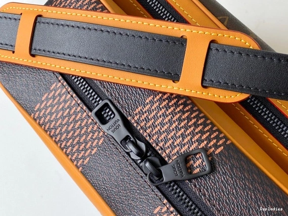 Repzbay VUITTON LOUIS MESSAGER BAG 0803